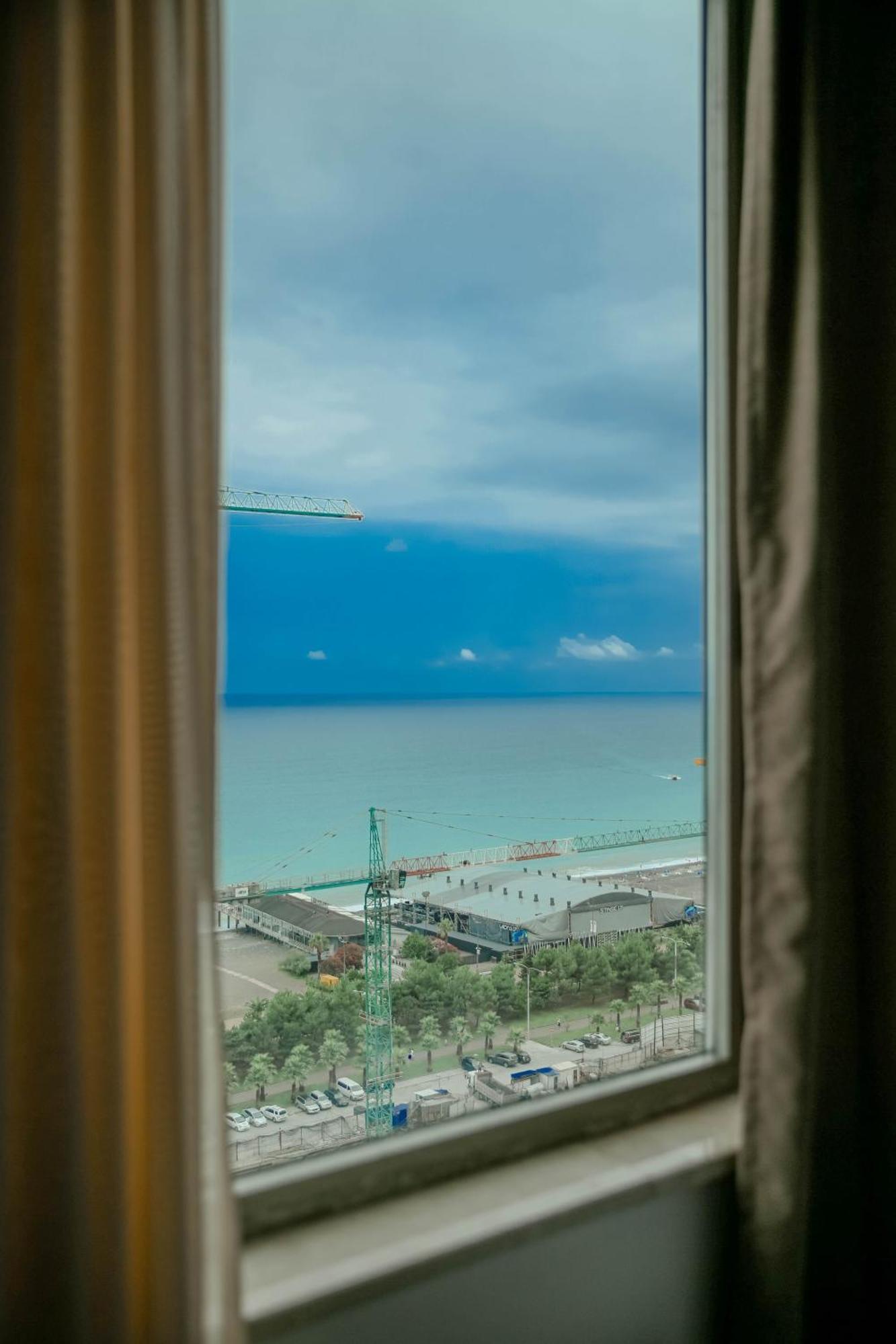 Royal Medis Hotel บาทูมิ ภายนอก รูปภาพ