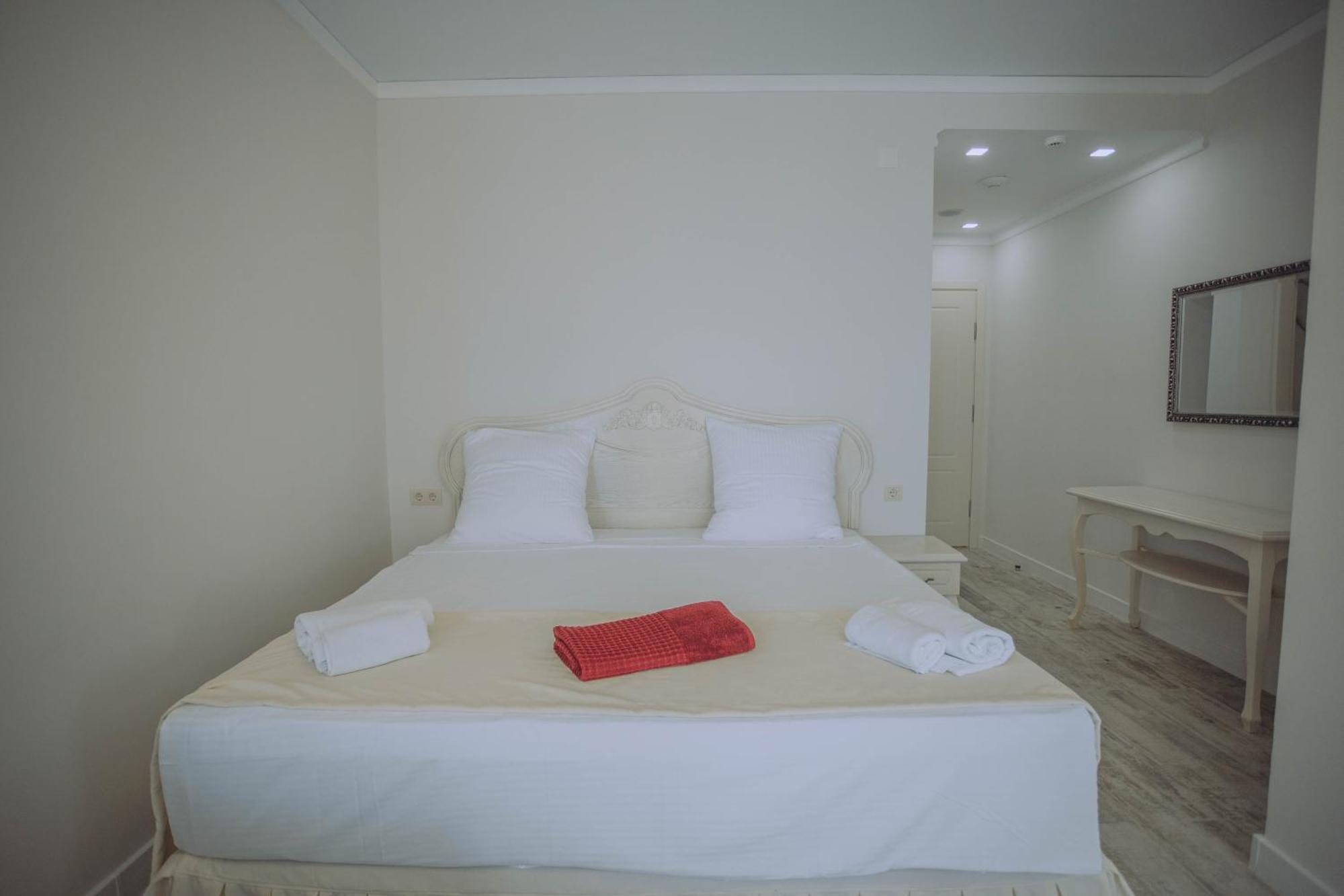 Royal Medis Hotel บาทูมิ ภายนอก รูปภาพ